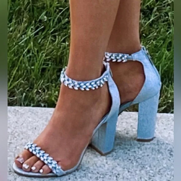 BRAND NEW BADGLEY MISCHKA HEELS- size 7 - Picture 4 of 10